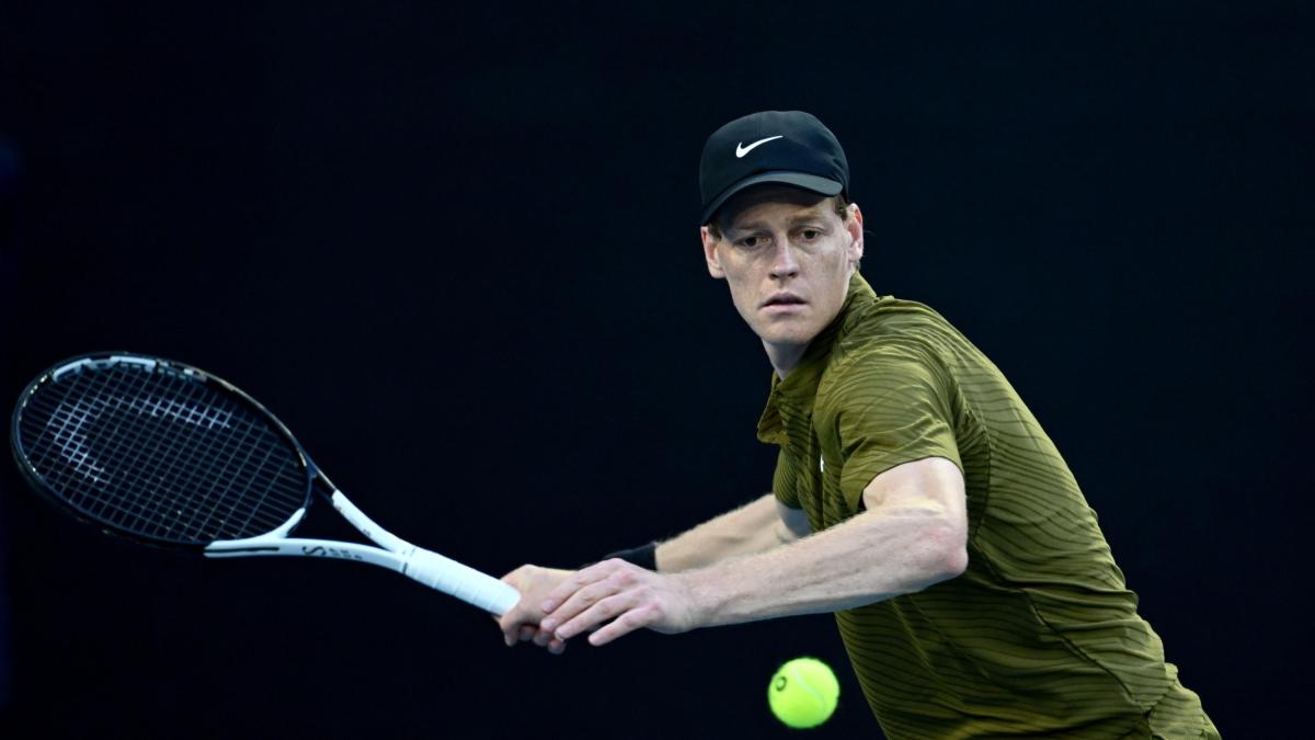 Jannik Sinner înfruntă provocarea lui Luciano Darderi la Australian Open Jannik Sinner, tânărul star al tenisului italian, se pregătește pentru meciul său din optimile de finală ale Australian Open, unde va întâlni pe compatriotul său, Luciano Darderi