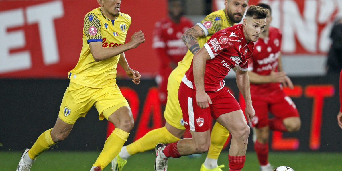 697b3d653326d2-dinamo.JPG - PresaObiectiva