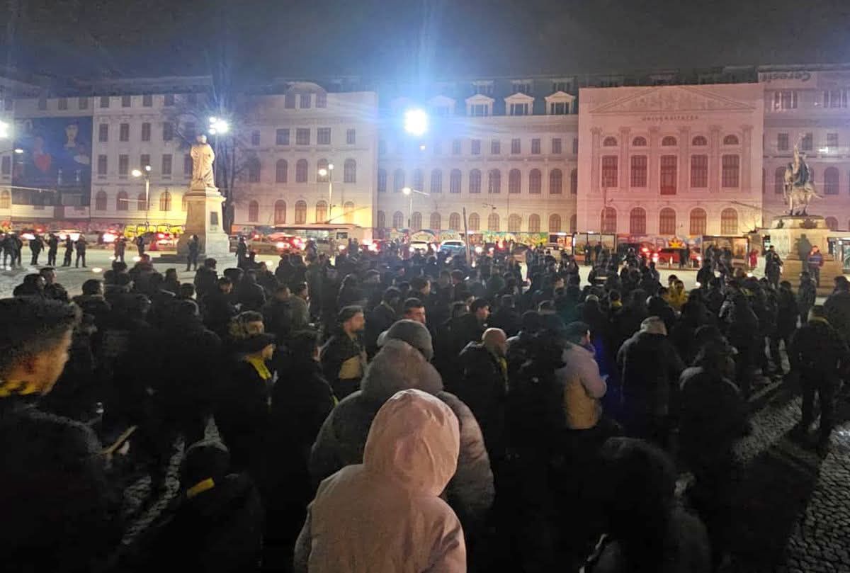 Fanii Fenerbahce, mobilizare impresionantă în Centrul Vechi al Bucureștiului!