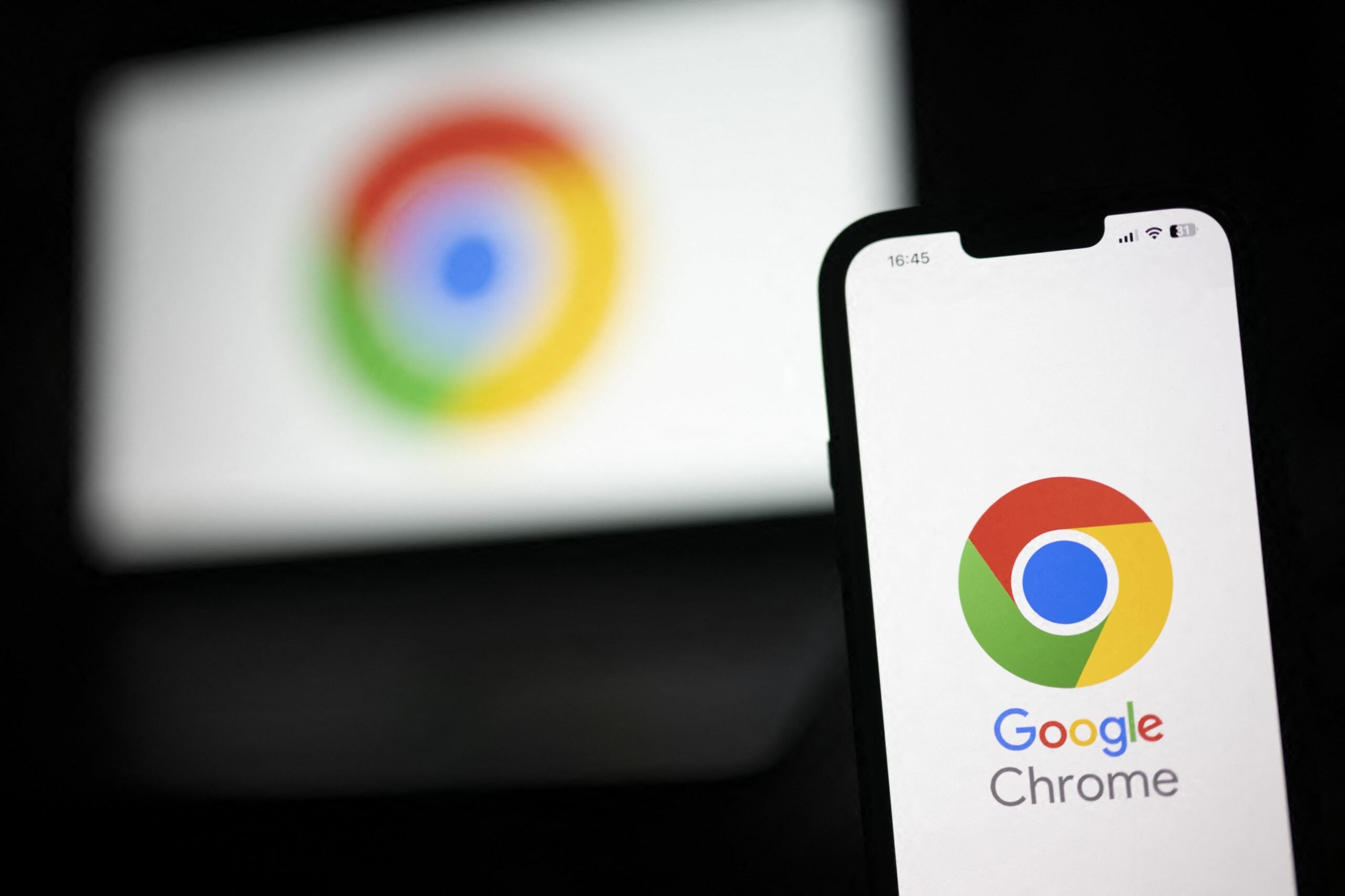 Extensii Chrome malițioase infectează peste 100.000 de utilizatori, ascunse în magazinul oficial Google O nouă amenințare majoră pentru utilizatorii de internet a fost descoperită în cadrul unui raport recent realizat de specialiști în securitate cibernetică de la Symantec
