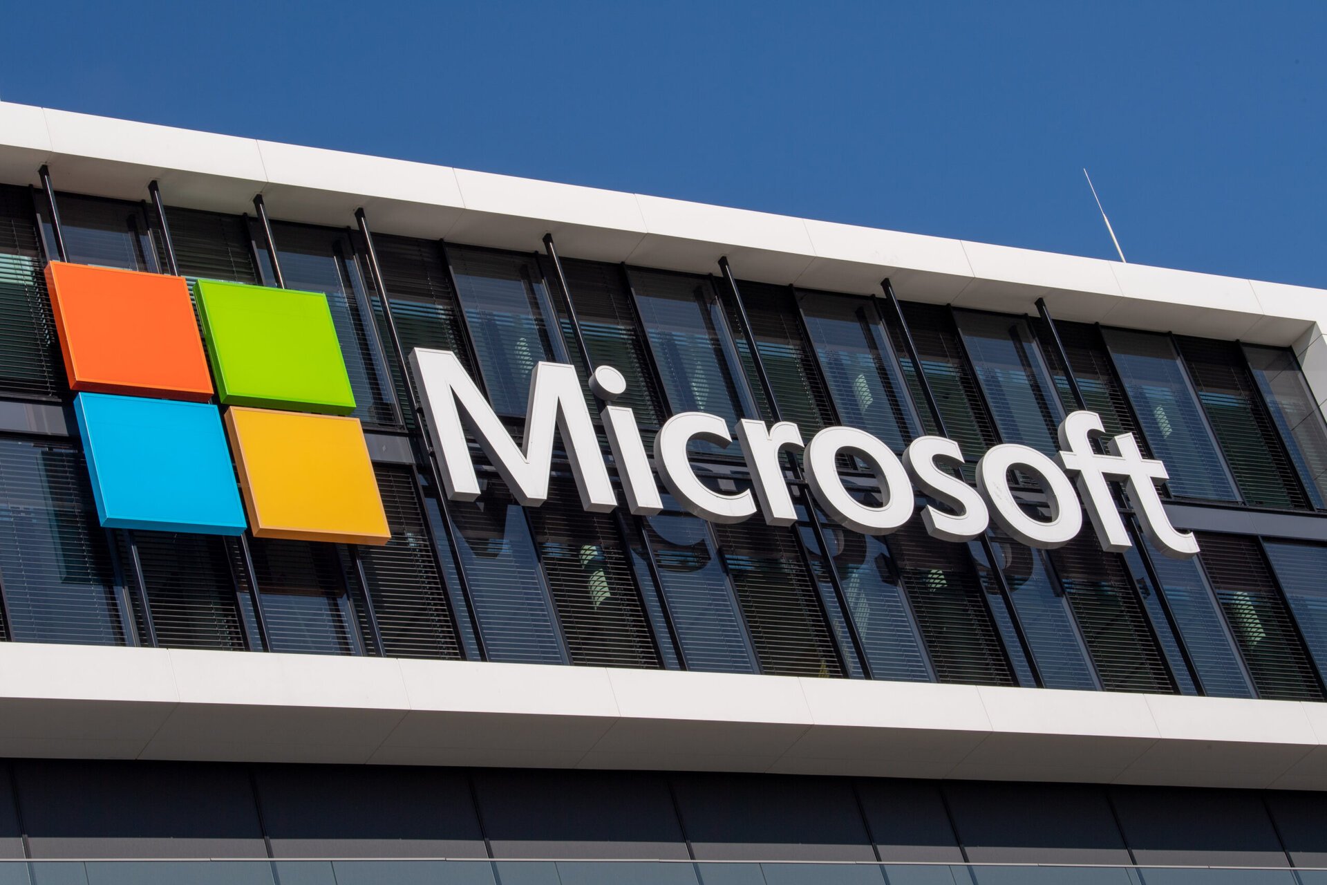 Microsoft se confruntă cu o problemă majoră care afectează serviciile cloud utilizate de miliarde de utilizatori și companii din întreaga lume, inclusiv din România