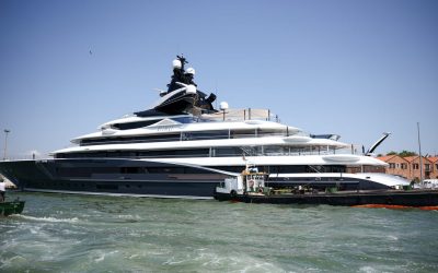 84401082007-20250624-t-124113-z-746878631-rc-2-y-8-fa-2-xu-6-i-rtrmadp-3-peoplebezoswedding.JPG - PresaObiectiva