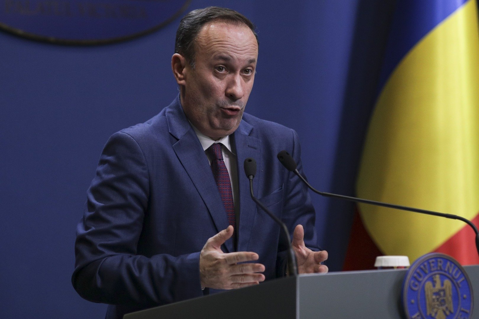 Adrian Câciu, fost ministru al Finanțelor din partea PSD, a lansat un atac dur la adresa premierului Ilie Bolojan, desemnat recent pentru conducerea Guvernului