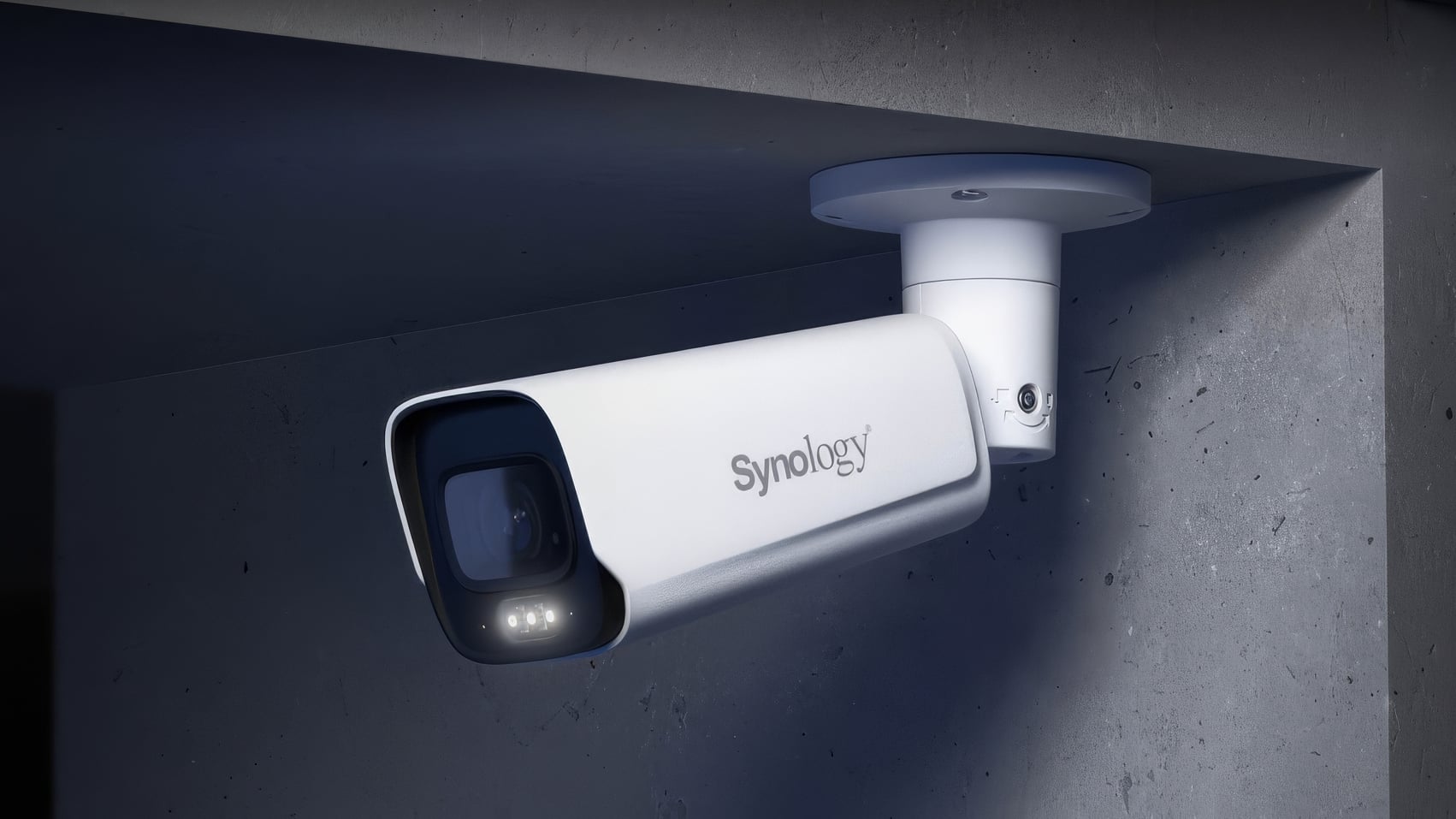 Camerele inteligente schimbă regulile jocului în supravegherea video, transformându-se din simple „ochi” în adevărați parteneri ai analizei în timp real Tehnologia supravegherii video a evoluat semnificativ în ultimii ani, iar accentul nu mai cade doar pe imaginea clară, ci și pe capacitatea de a interpreta și reacționa în mod automat la ceea ce „vede”