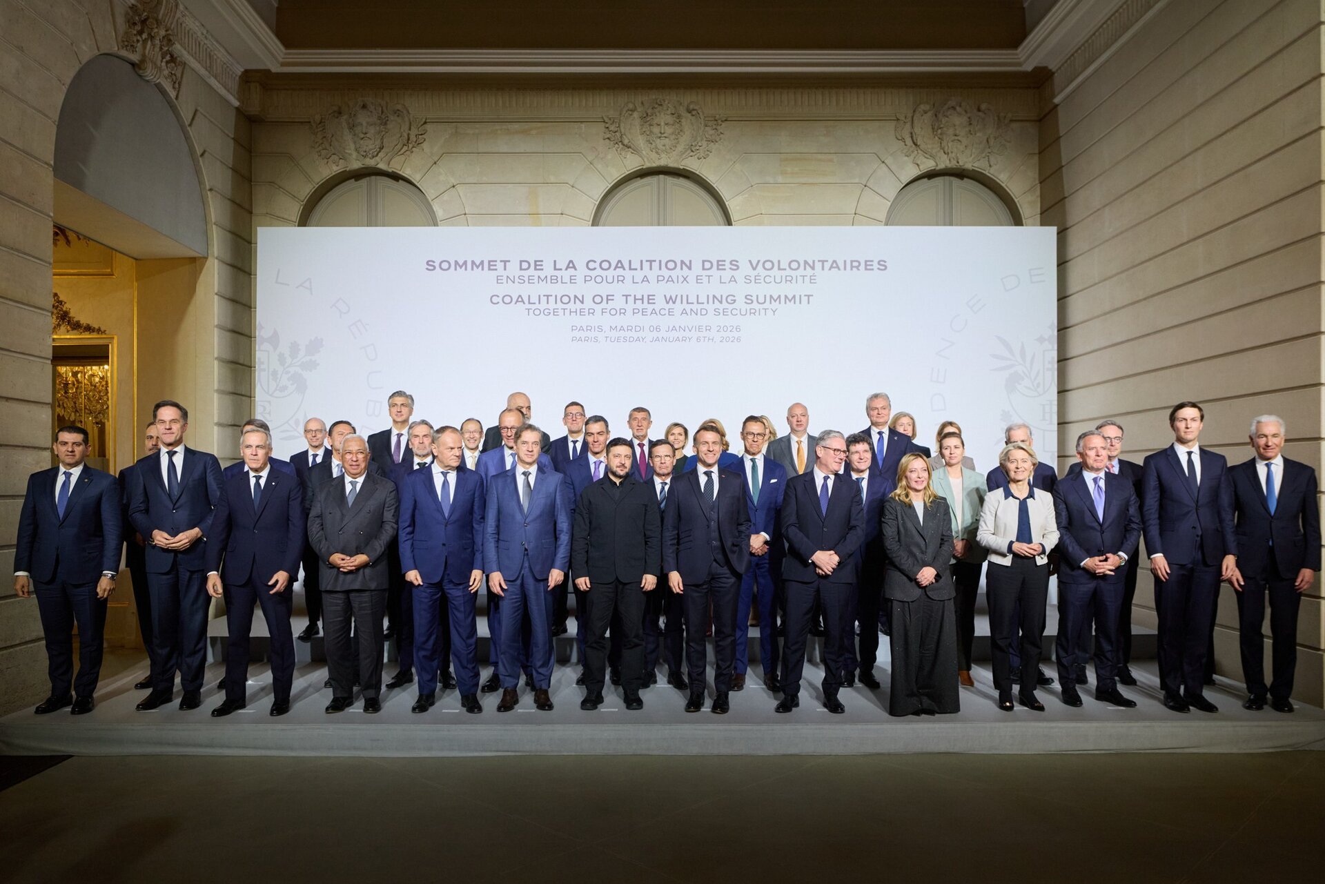 Zelenski anunță semnarea la Paris a declarației pentru forțe multinaționale în Ucraina; Macron: armata ucrainană va ajunge la circa 700.000 de militari