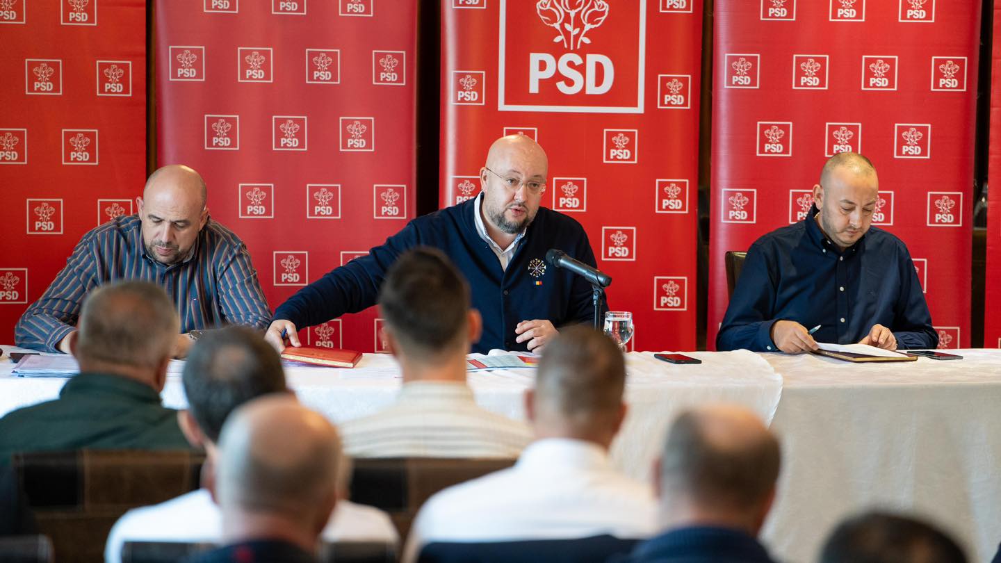 Liderul PSD Vâlcea, Constantin Rădulescu, susține că partidul trebuie să continue guvernarea, chiar dacă alianța actuală are probleme Situația politică din România rămâne tensionată, însă în interiorul PSD există persoane care consideră că partidu ar trebui să rămână la putere, chiar dacă alianța guvernamentală suferă tensiuni și infiltrații din partea altor forțe politice