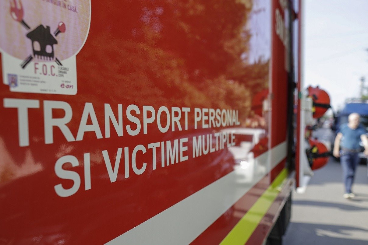 O tragedie cu mai multe victime a zguduit joi dimineață orașul Făgăraș, din județul Brașov, după ce o femeie de 39 de ani și-a pierdut viața într-un incendiu suspect de intoxicație cu monoxid de carbon