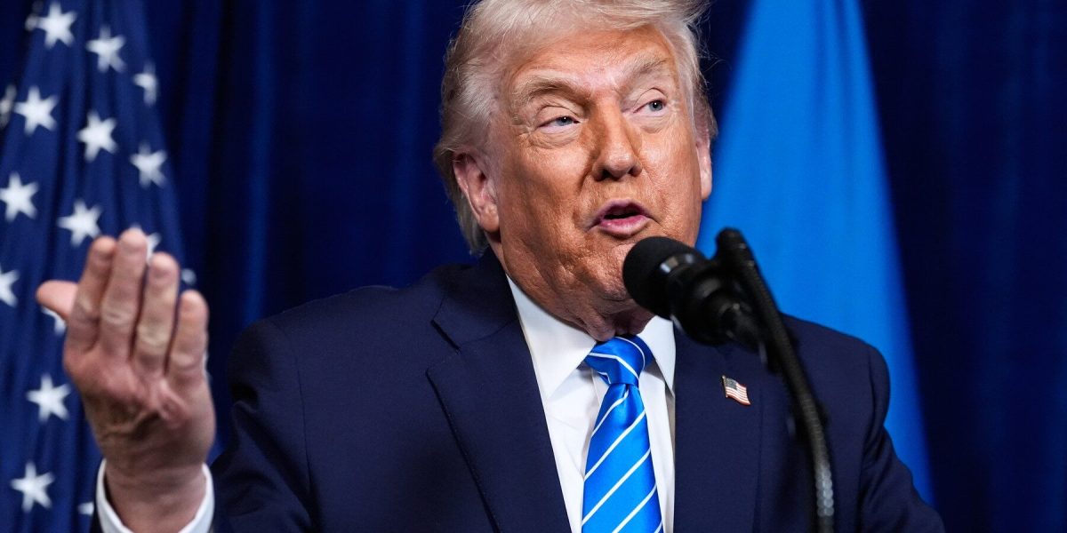 Donald-Trump-la-Mar-a-Lago-discutii-cu-Volodimir-Zelenski-e1766962119207.jpg - PresaObiectiva