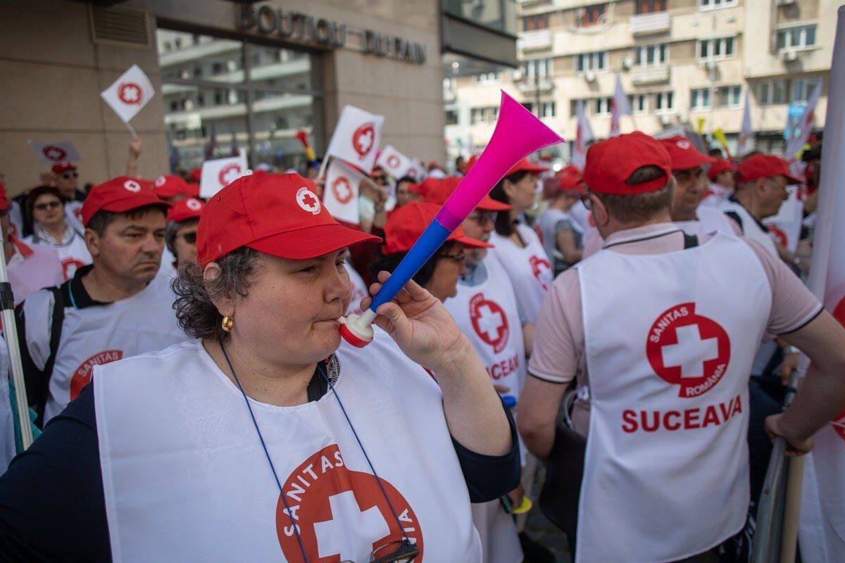 Sanitas, principala organizație sindicală din sectorul sanitar și al asistenței sociale din România, a anunțat oficial că membrii săi s-au exprimat în favoarea declanșării unei greve generale, dacă Guvernul nu va renunța la propunerea de reducere a fondurilor alocate pentru salarii