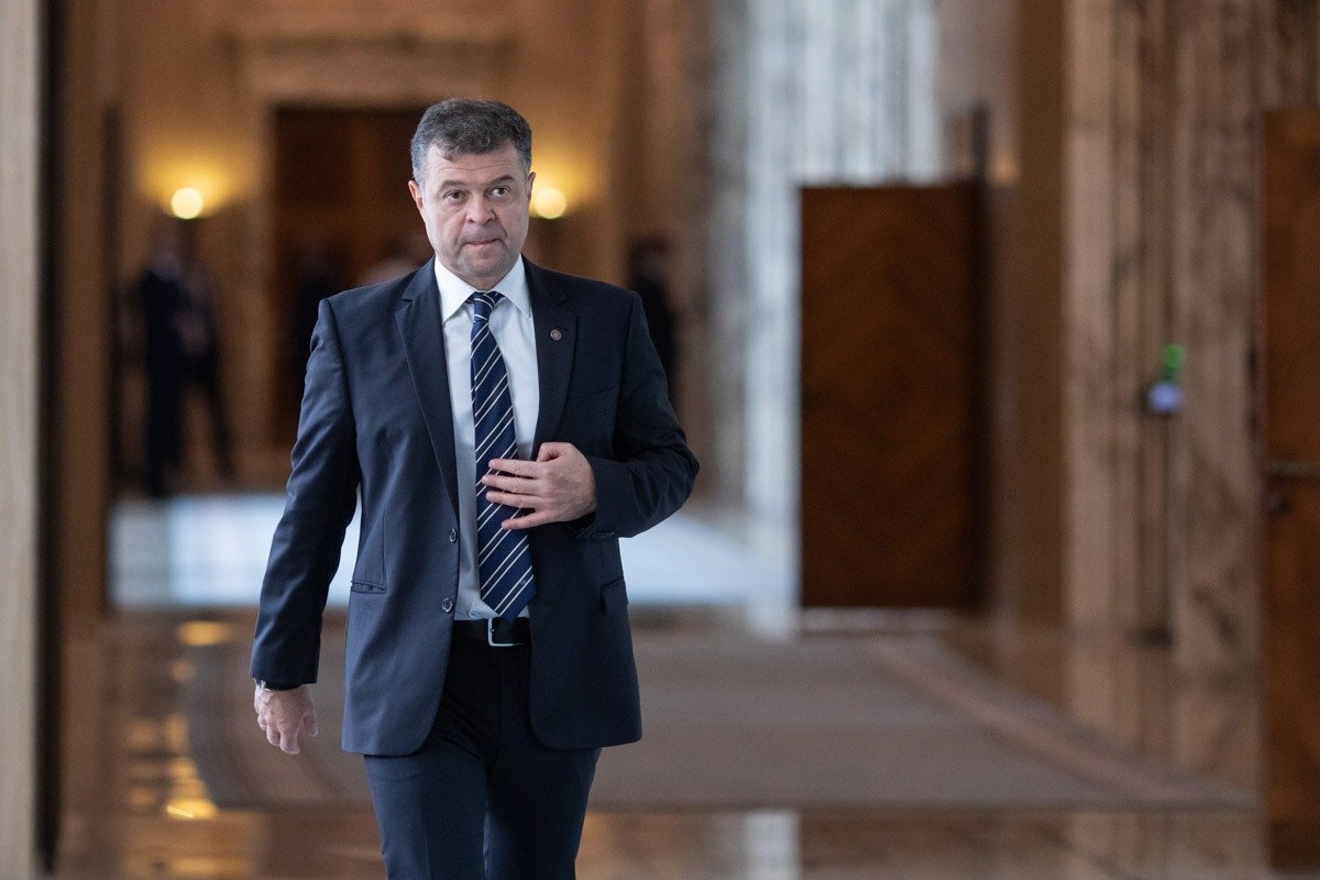 Premierul Ilie Bolojan anunță un nou început pentru portofoliul Educației, după luni de incertitudine și schimbări la vârf