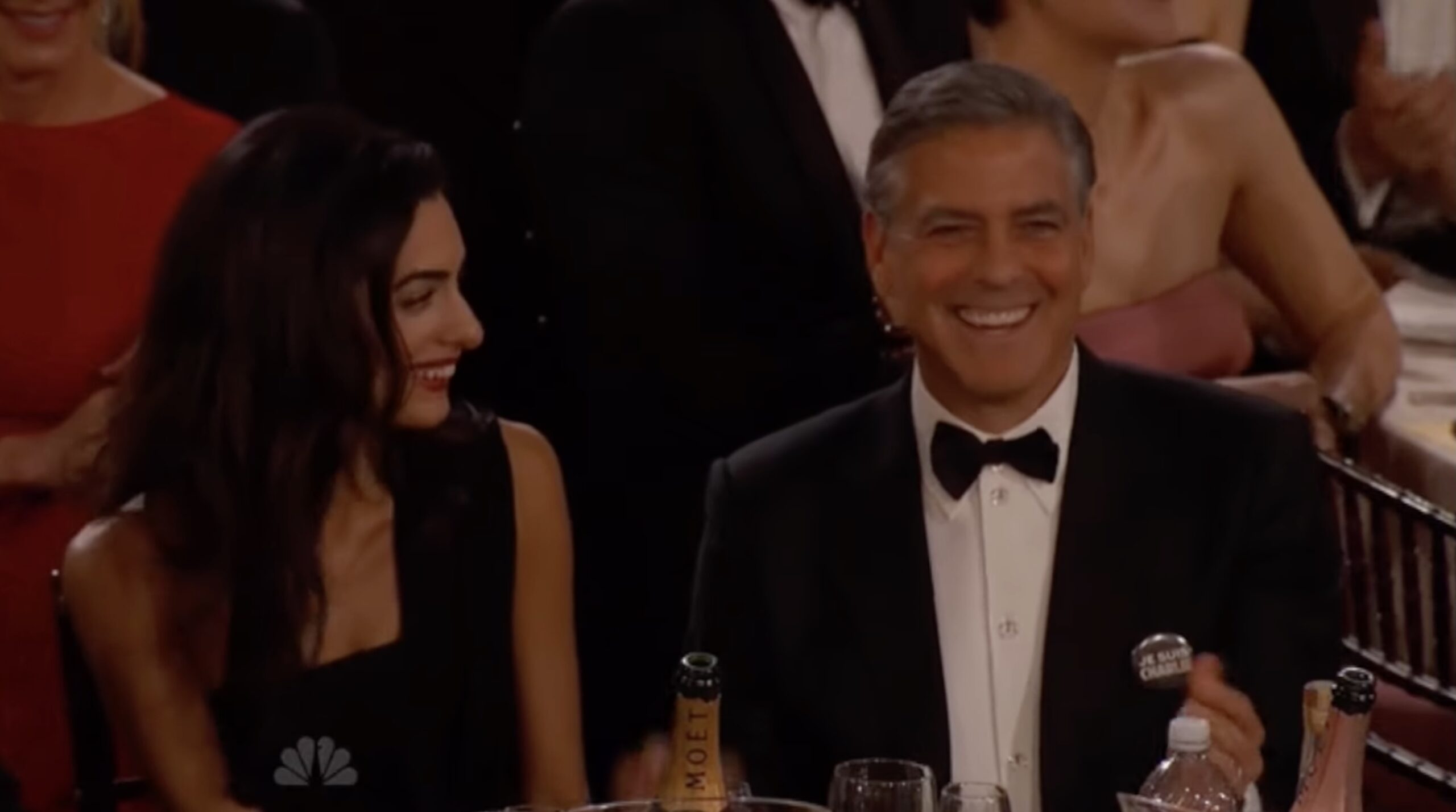 Donald Trump își critică dur pe George Clooney și Amal, după obținerea cetățeniei franceze de către vedetă și soție Președintele american Donald Trump a lansat o critică dură împotriva actorului George Clooney și a soției sale, Amal, după ce cuplul a obținut cetățenia franceză, alimentând noi controverse legate de atracția celor bogați și apreciați ai lumii pentru cetățenie și privilegii