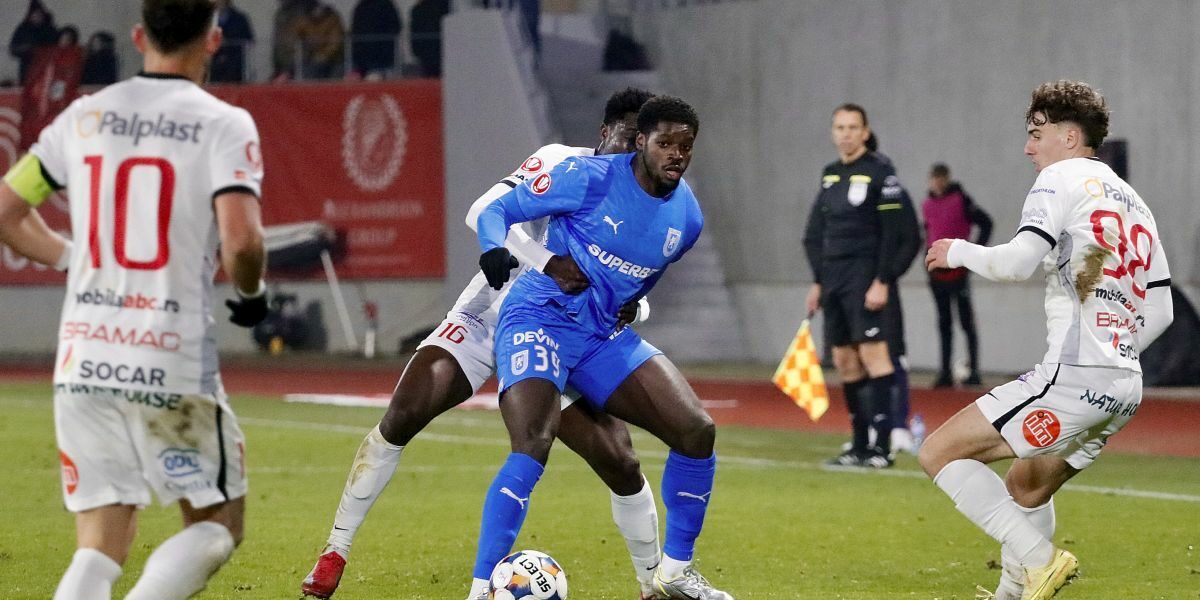 Gestul-lui-Steven-Nsimba-care-l-a-scos-din-calculele-lui-Filipe-Coelho-si-care-l-a-pus-pe-lista-de-t.jpeg - PresaObiectiva