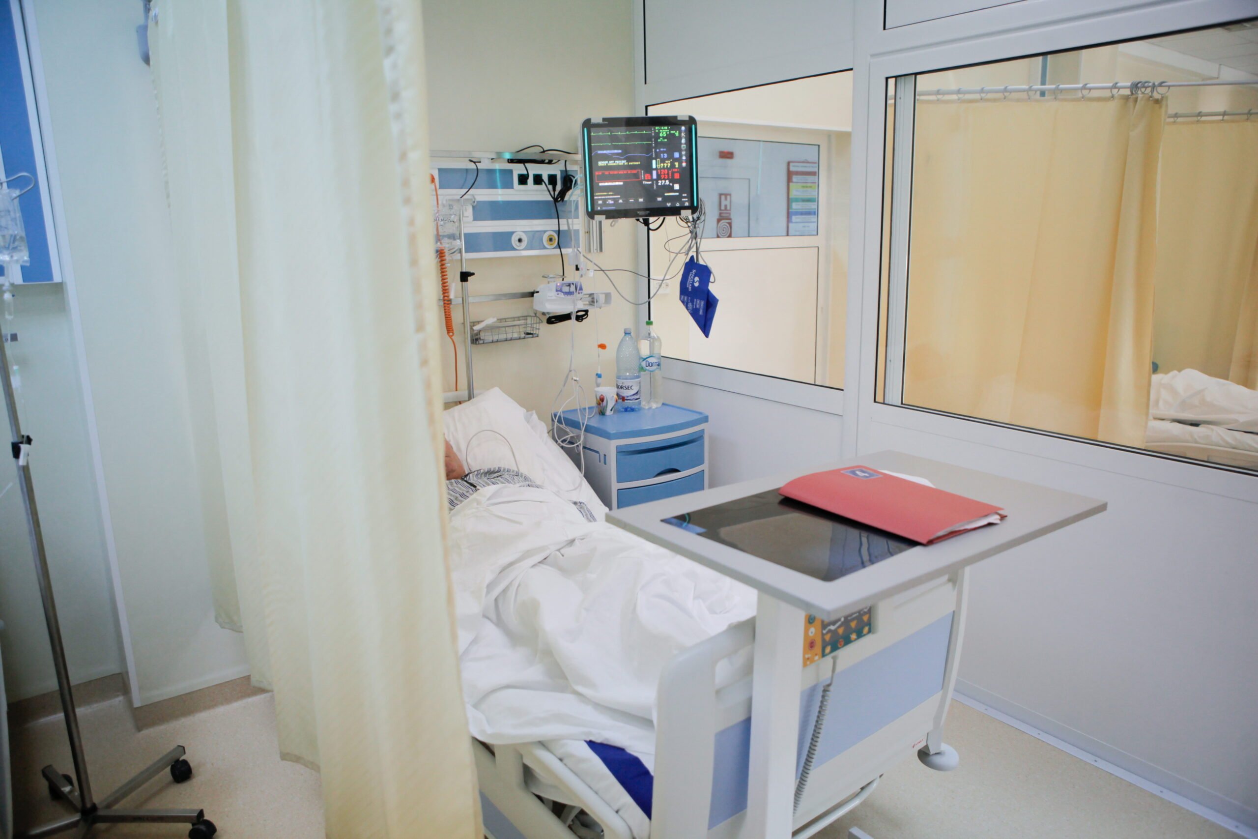 Probleme cu căldura în spitalele din București: o criză în plină iarnă Primăvara devreme în orașul București aduce, din nou, îngrijorări legate de alimentarea cu energie și servicii publice vitale pentru spitale