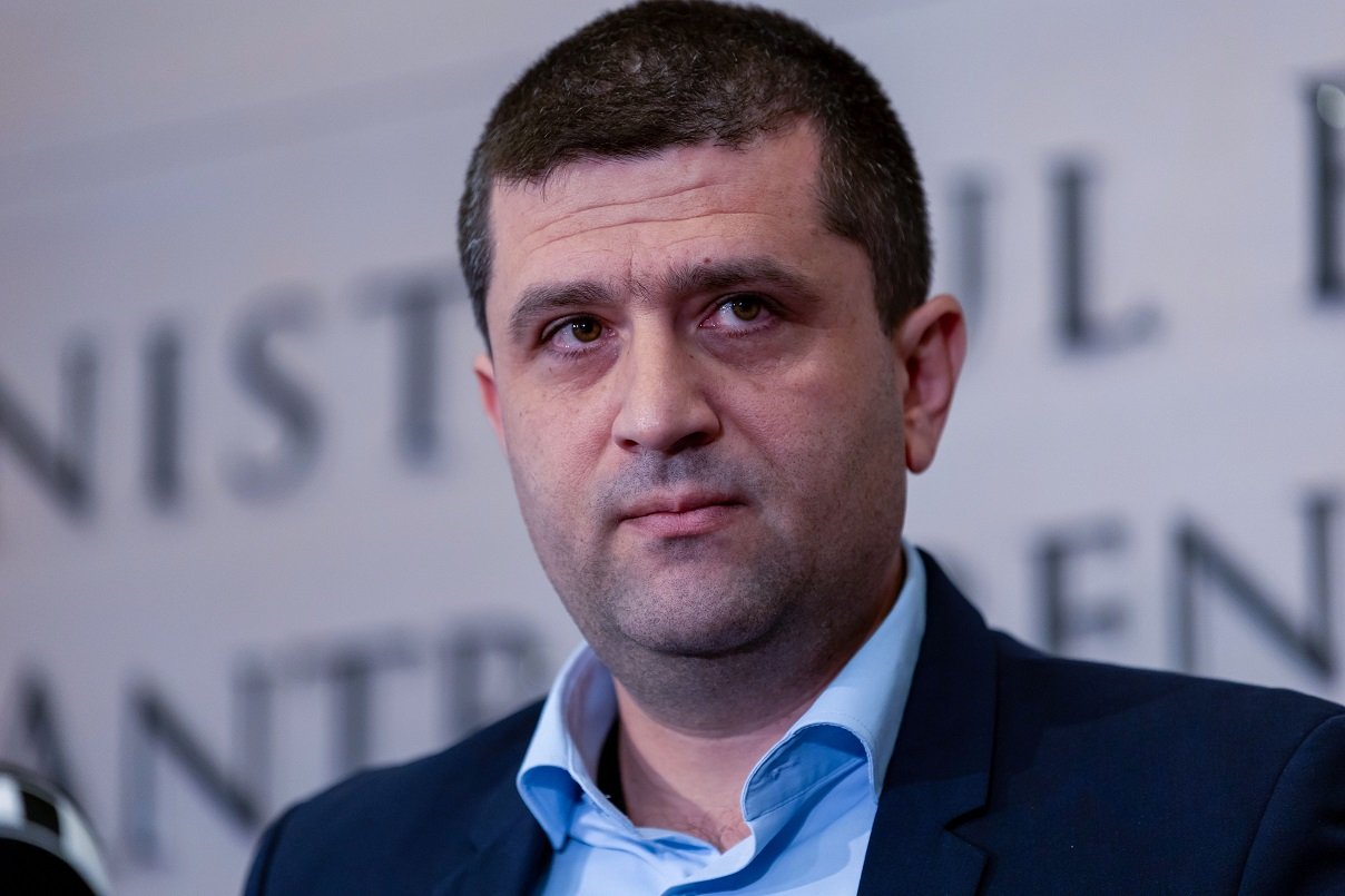 Radu Miruță: Guvernul va adopta răspunderea pentru reducerea fondului de salarii cu 10%