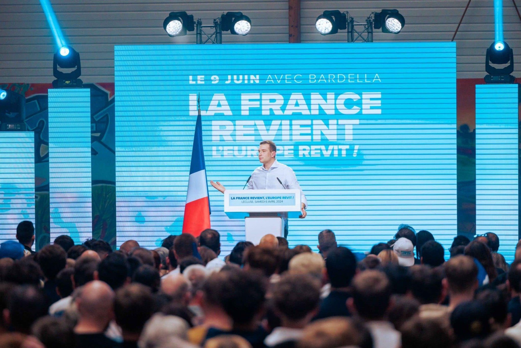 Miza geopolitică a discuției despre Groenlanda: Uniunea Europeană trebuie să adopte o poziție fermă împotriva amenințărilor americane, afirmă liderul extremiștilor francezi Tensiunile diplomatice legate de Groenlanda s-au accentuat odată cu intervenția recentă a președintelui american Donald Trump, care a atras atenția internațională printr-un discurs mai puțin obișnuit