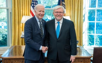 Kevin-Rudd-ambasadorul-Australiei-in-SUA-si-presedintele-american-Joe-Biden-la-Washington-pe-1-mai-2.jpeg - PresaObiectiva