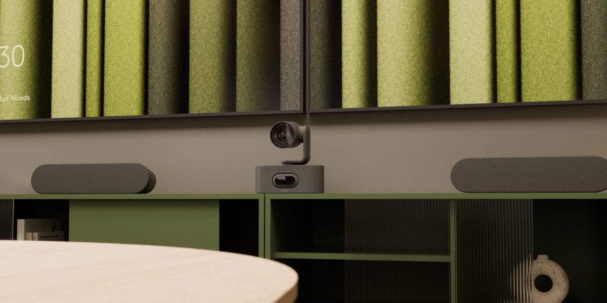 Large_Closeup-Rally-AI-Camera-Pro-with-Logitech-Audio1-scaled.jpeg - PresaObiectiva