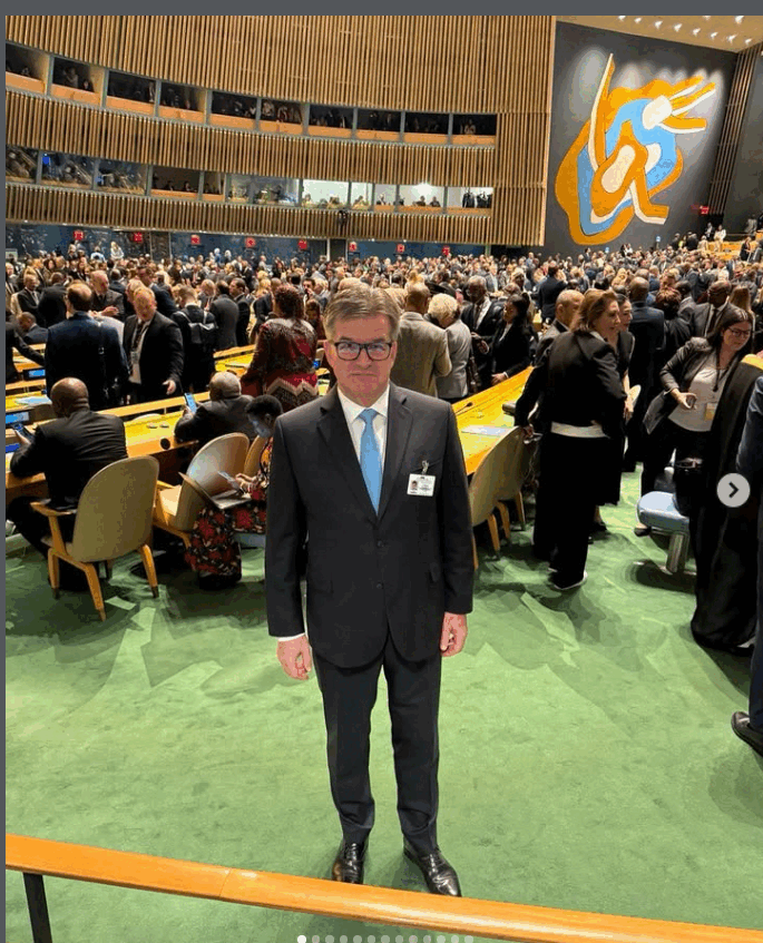 Miroslav Lajčák, consilierul pentru securitate națională al premierului slovac Robert Fico, și-a dat oficial demisia după ce numele său a apărut în documente recente publicate de Departamentul de Justiție al Statelor Unite în dosarul Jeffrey Epstein