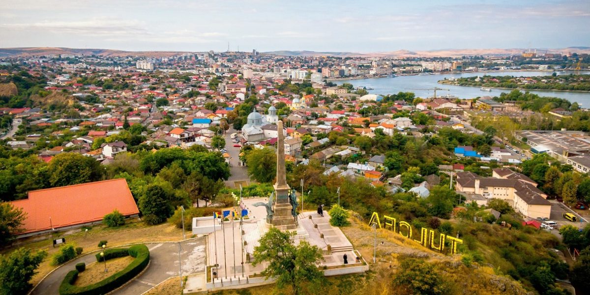 Municipiul-Tulcea-Privelistea-de-la-Monumentul-Independentei.jpg - PresaObiectiva