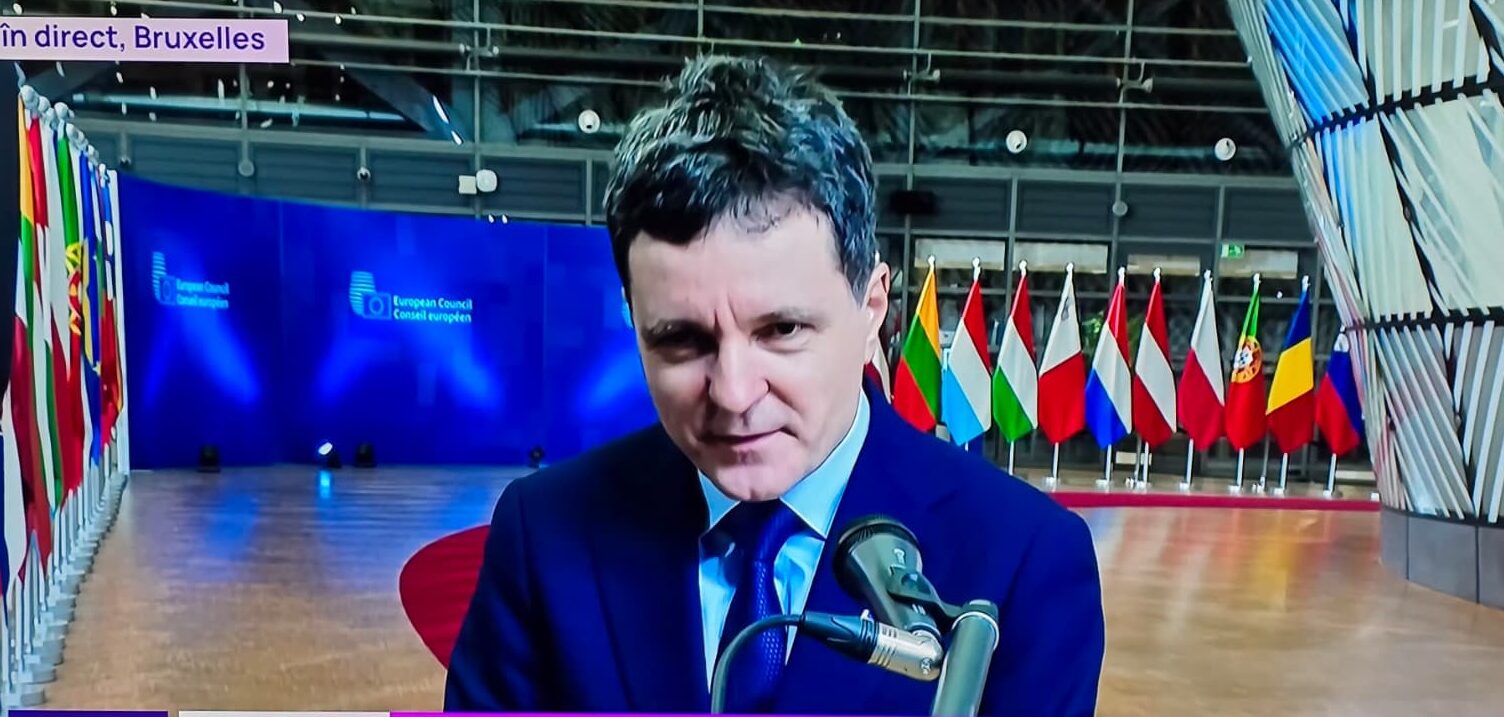 Președintele Nicuşor Dan participă joi la o reuniune de excepție a Consiliului European, unde principalele teme de discuție sunt relațiile transatlantice și prioritățile europene în contextul geopolitic actual