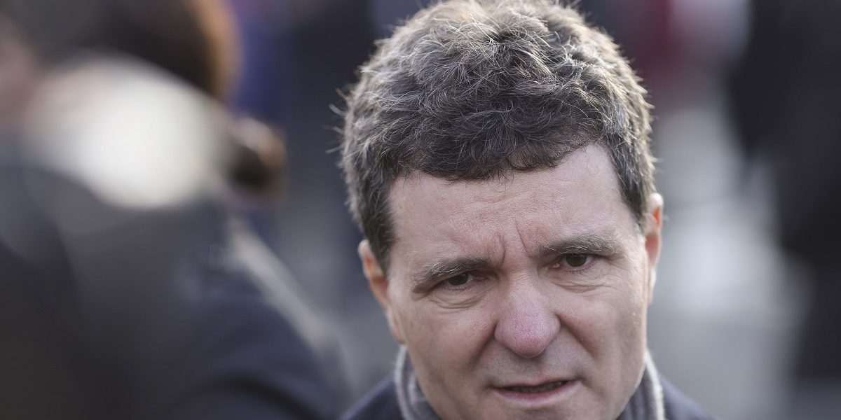 Nicusor-Dan-obosit-trist.jpg - PresaObiectiva