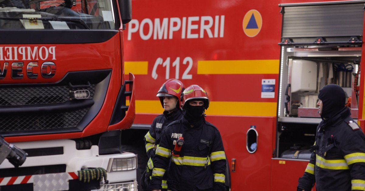 Incendiu devastator în Brașov: un adolescent de 16 ani găsit mort Un adolescent de 16 ani a fost găsit fără suflare într-o locuință cuprinsă de flăcări, în localitatea Satul Nou, județul Brașov