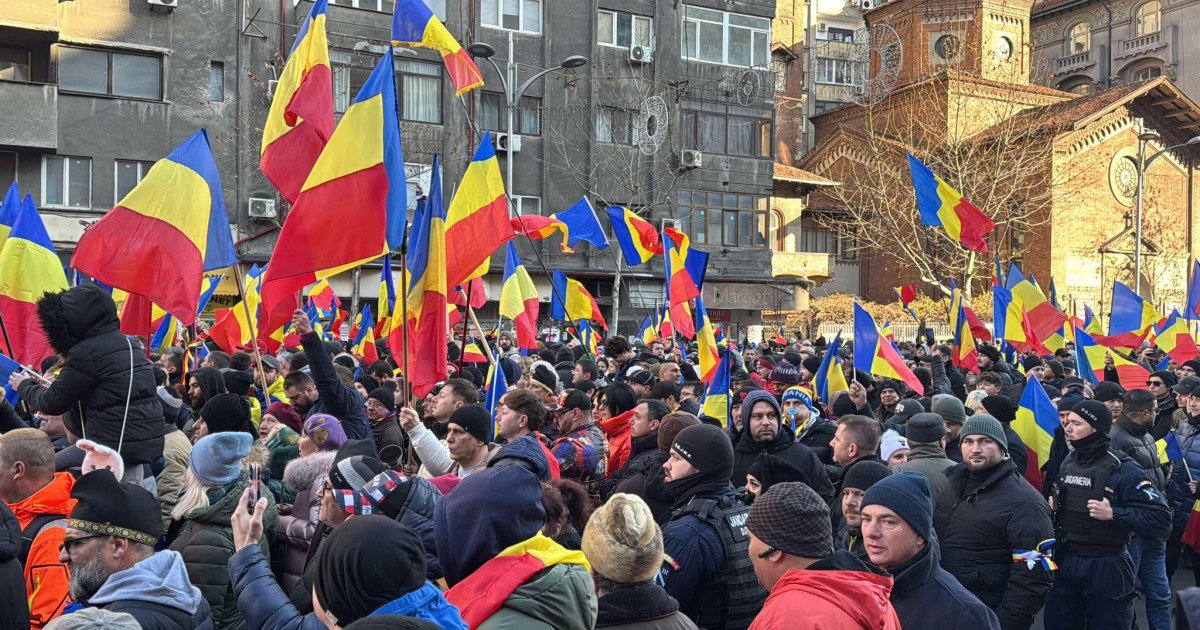 Confluență de Proteste la București: Legea Vexler și Măsurile Fiscale în Vizor Pe 15 ianuarie, Bucureștiul va fi martorul a două proteste concomitente, organizate în piețele simbolice ale capitalei, Piața Universității și Piața Victoriei, ambele începând de la ora 17.30