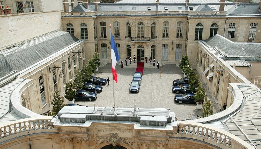 Palatul-Matignon-sediu-guvern-Franta.jpg - PresaObiectiva