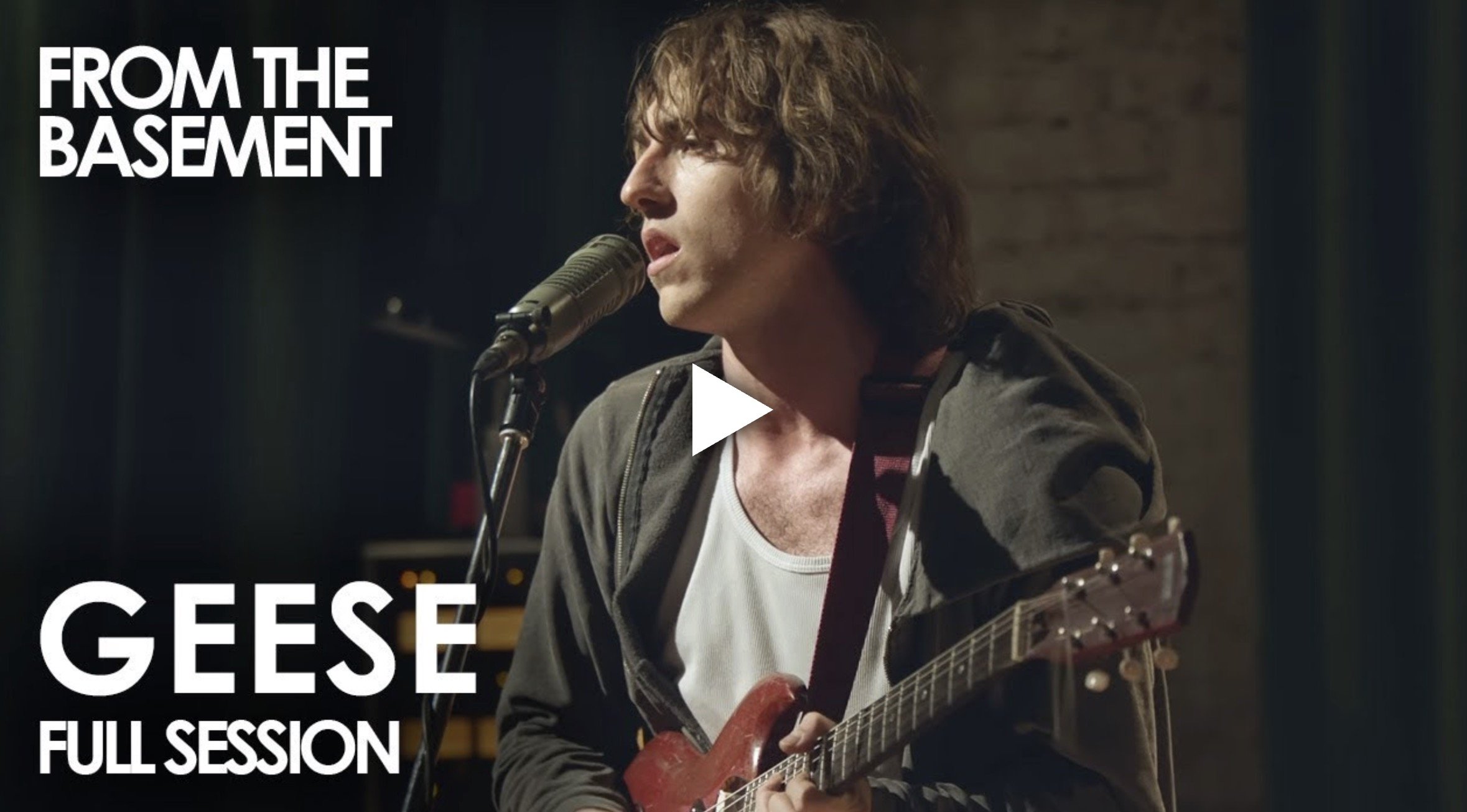 Geese, tânăra senzație a rock-ului american, aduce o rădăcină de energie proaspătă din Brooklyn În era în care muzica devine tot mai fragmentată și digitalizată, o trupă formată din patru prieteni din Brooklyn reușește să îndrume atenția publicului spre un sound autentic, plin de pasiune și autenticitate