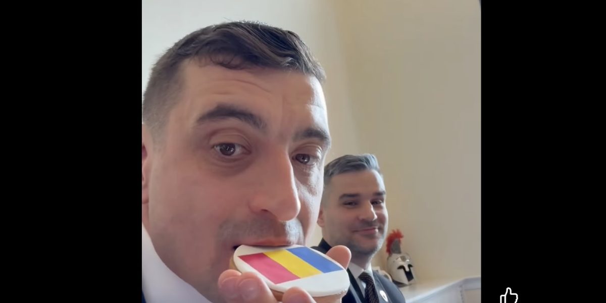 Simion-fursec-steagul-Romaniei.jpg - PresaObiectiva