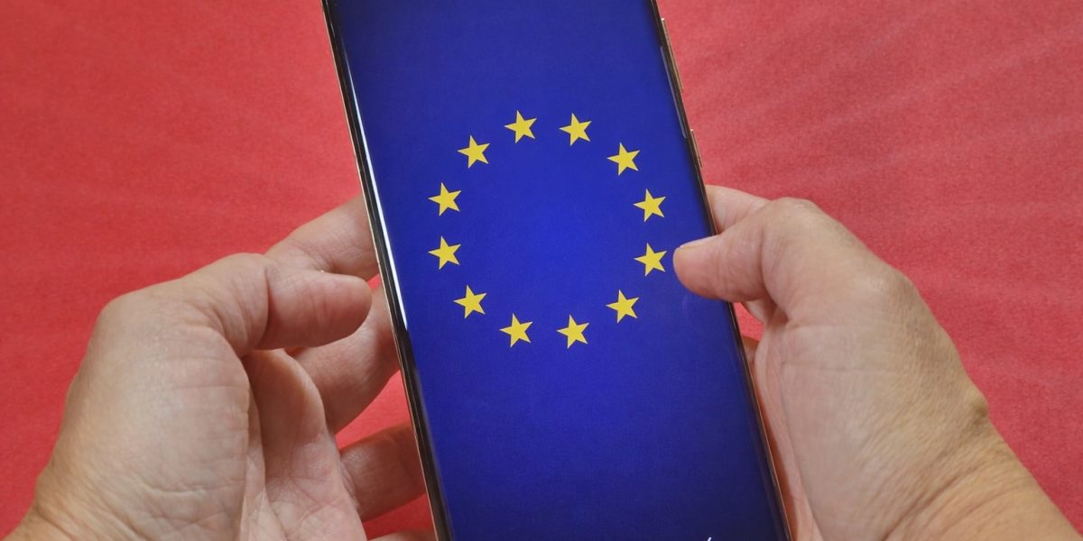 Telefoane-mobile-update-android-lege-UE.jpg - PresaObiectiva