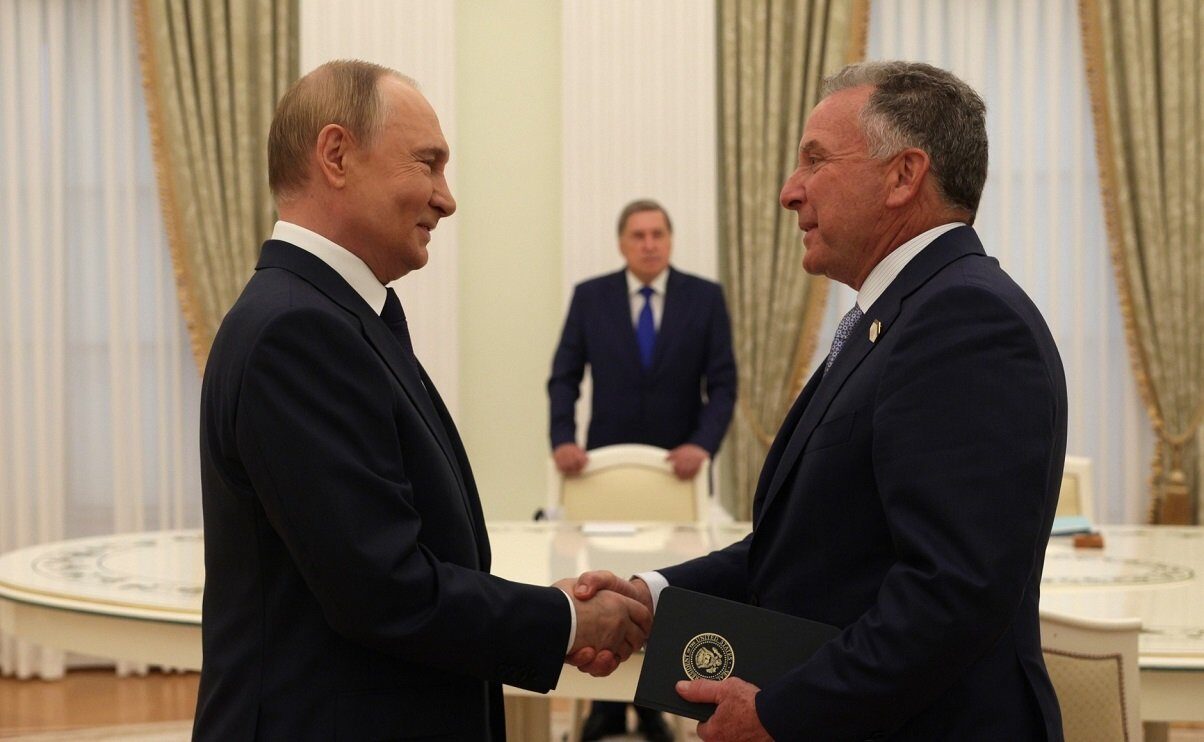 Vladimir Putin și emisarul Casei Albe, Steve Witkoff, urmează să se întâlnească pentru discuții despre planul de pace în Ucraina Președintele rus Vladimir Putin va avea joi o întâlnire cu emisarul Casei Albe, Steve Witkoff, în cadrul unei diplomatii cruciale pentru evoluția conflictului din Ucraina, anunțat oficial de Kremlin