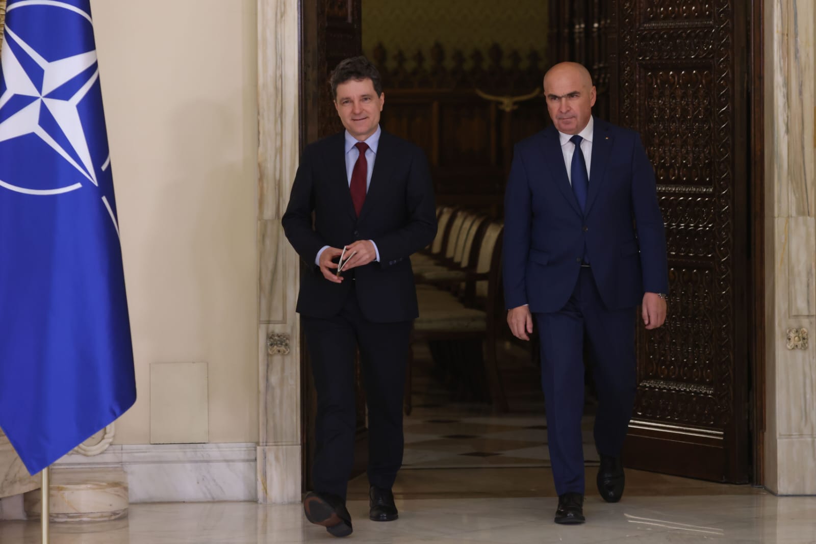 Președintele Nicușor Dan a programat o întâlnire cu înalți oficiali ai Guvernului și reprezentanți ai industriei petrolieră, pentru a discuta despre aprovizionarea cu țiței și combustibili, într-un context marcat de temeri legate de securitatea energetică a României