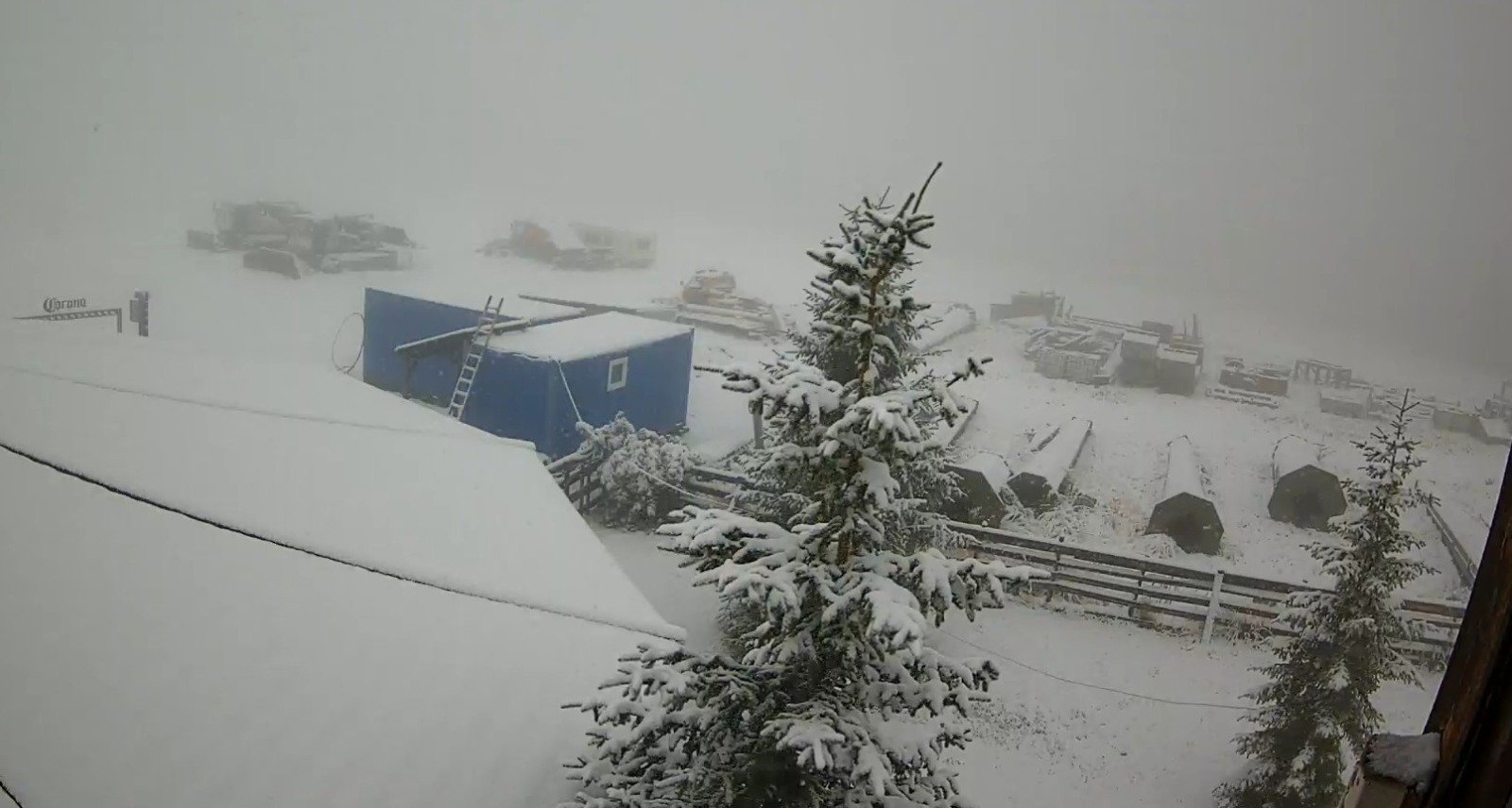 Zăpada care a acoperit în ultimele zile județul Alba a avut un impact serios asupra locuitorilor din zonele montane, iar situația continuă să fie una delicată în cursul dimineții de duminică