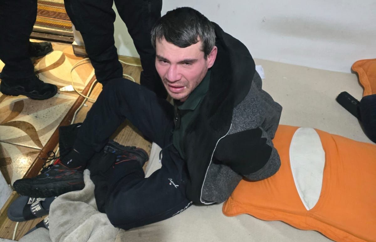 Incident violent într-un lift din București: o femeie de 49 de ani, victima unui atac cu un obiect ascuțit O scenă de violență gravă a avut loc duminică, 18 ianuarie, în inima Bucureștiului, punând din nou în discuție problema siguranței în spațiile private, chiar și în cele considerate sigure, precum aparatele de lift