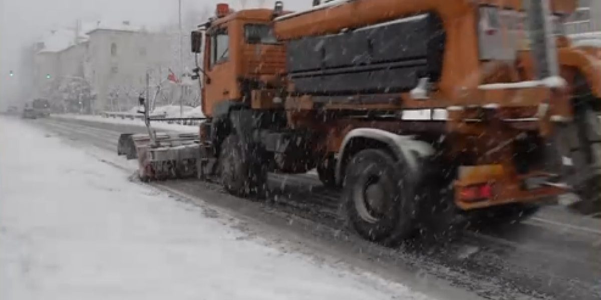 ZTAyMjhkNDNjOWY2NmI1NTI1MzZhYzI1NmM.thumb_.jpg - PresaObiectiva