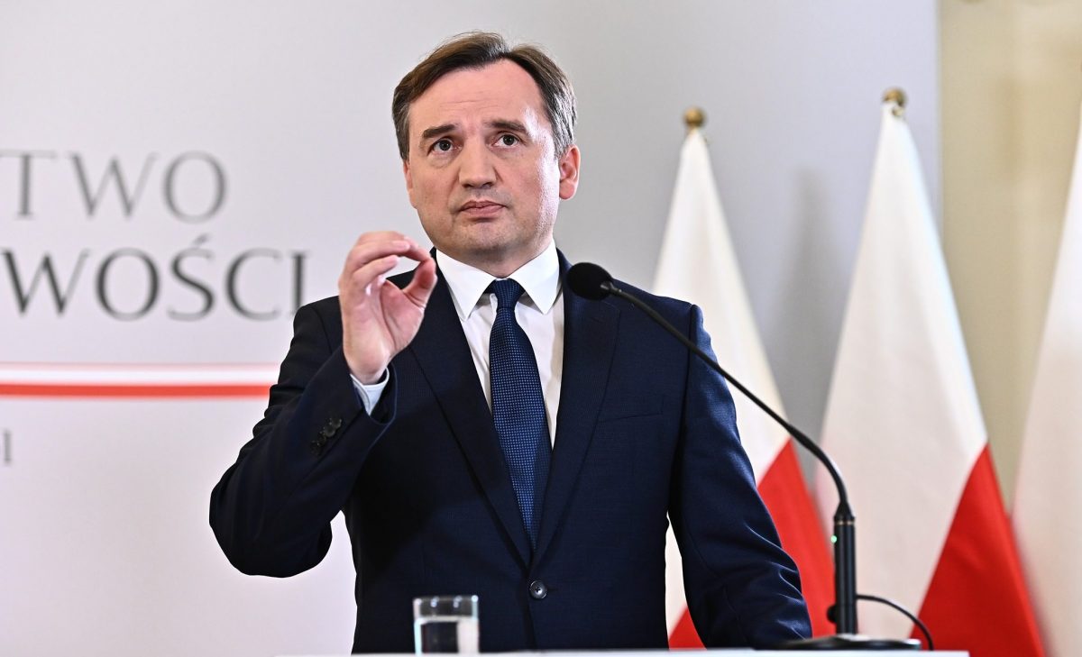 Polonia critică tranzitul politic al Ungariei pentru fostul ministru acuzat de delapidare și ignoră mandatul european de arestare
