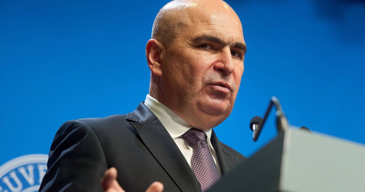 Ilie Bolojan, reacție la acuzațiile de plagiat la adresa lui Radu Marinescu Ilie Bolojan, prim-ministrul României, a luat poziție marți seară la TVR 1 în legătură cu acuzațiile de plagiat aduse ministrului Justiției, Radu Marinescu