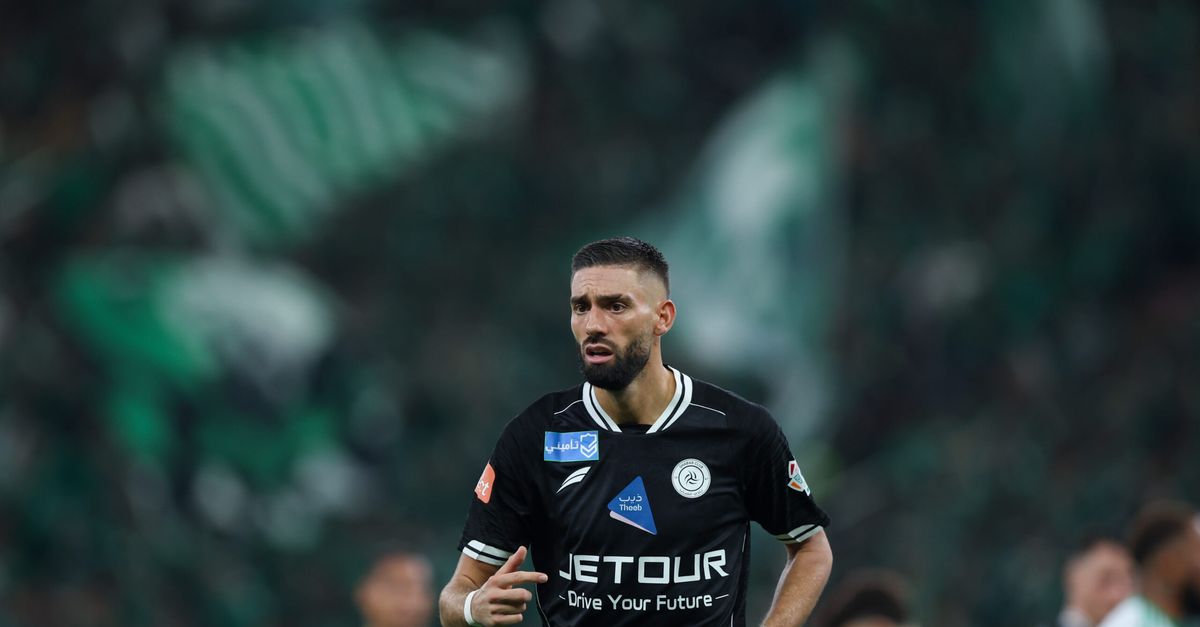Carrasco, între Roma și Arabia Saudită: O alegere complicată Yannick Carrasco își dorește întoarcerea în Europa, iar Roma se află pe lista cluburilor interesate de serviciile sale