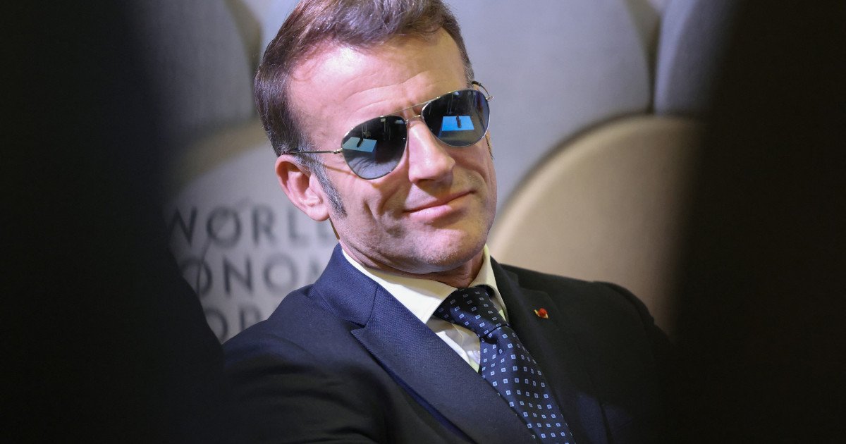 „Ochelarii lui Macron de la Davos: simbolul puterii sau al stilului?”