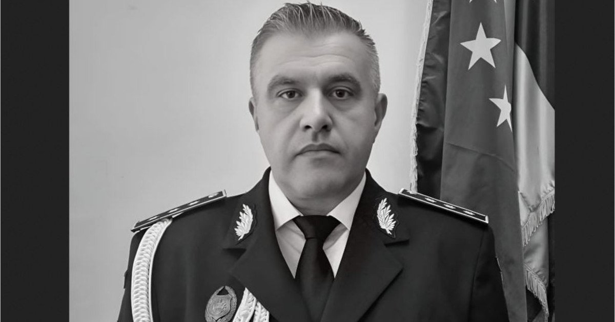 Tragedie în Poliția Dolj: Inspectorul-șef Marius-Daniel Mîrzacu a decedat la birou Inspectorul-șef al Inspectoratului de Poliție Județean Dolj, comisar-șef Marius-Daniel Mîrzacu, în vârstă de 51 de ani, a fost găsit mort sâmbătă, în timp ce se afla la locul de muncă