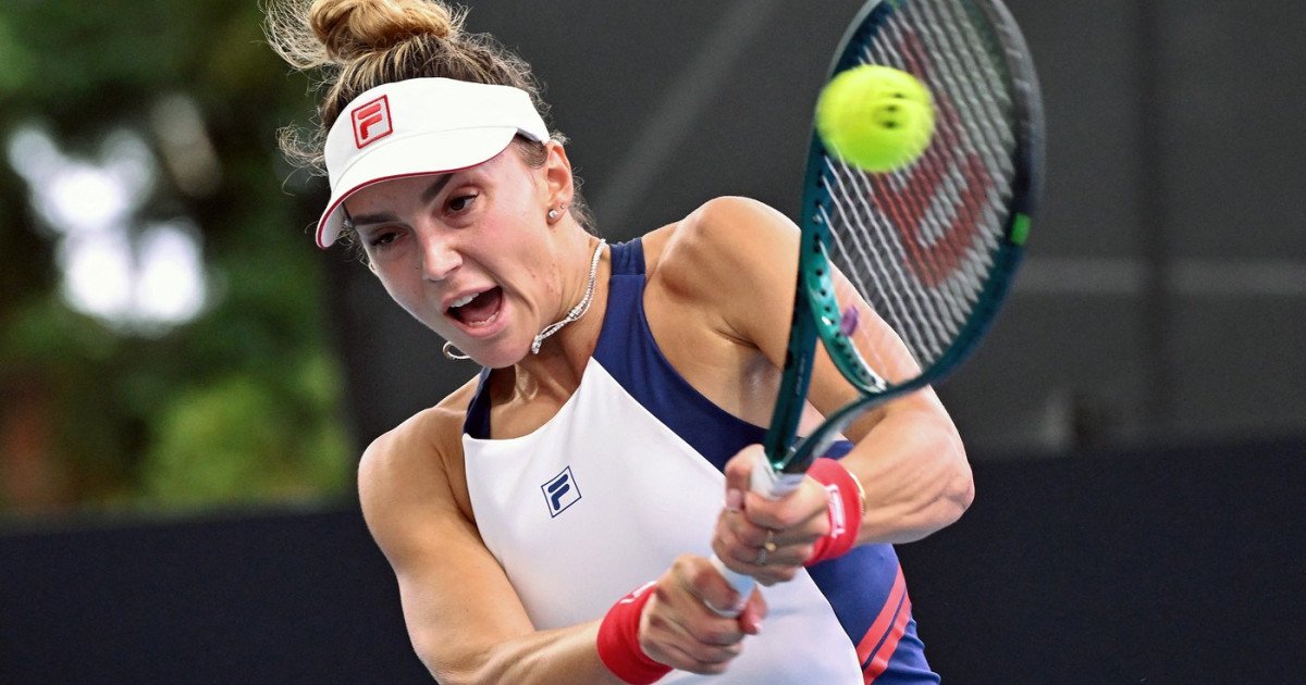 Jaqueline Cristian, victorie răsunătoare la WTA Adelaide Jaqueline Cristian (27 de ani, locul 37 WTA) a reușit să obțină una dintre cele mai importante victorii din carieră, învingând-o pe Ekaterina Alexandrova, a patra favorită a turneului, cu un scor de 6-4, 6-4, în optimile de finală ale competiției de la Adelaide