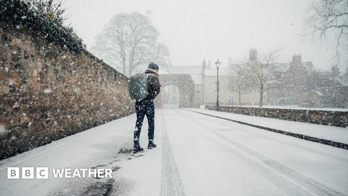 Avertizări meteorologice severe în Scoția: Ninsori abundente și vânturi puternice Met Office a emis avertizări de tip amber referitoare la ninsoare pentru diverse regiuni ale Scoției, inclusiv Shetland, Orkney și părți din nordul continentului, începând de duminică la ora 18:00 GMT și până luni dimineața, ora 10:00