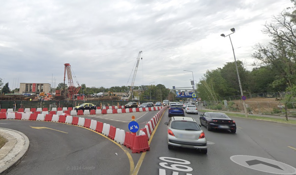 Accidente pe DN1 cauzate de semnalizarea deficitară a șantierului pentru Magistrala M6 de metrou Traficul de pe DN1, una dintre cele mai aglomerate căi rutiere din zona metropolitană a Bucureștiului, a fost zguduit în ultimele zile de mai multe accidente rutiere