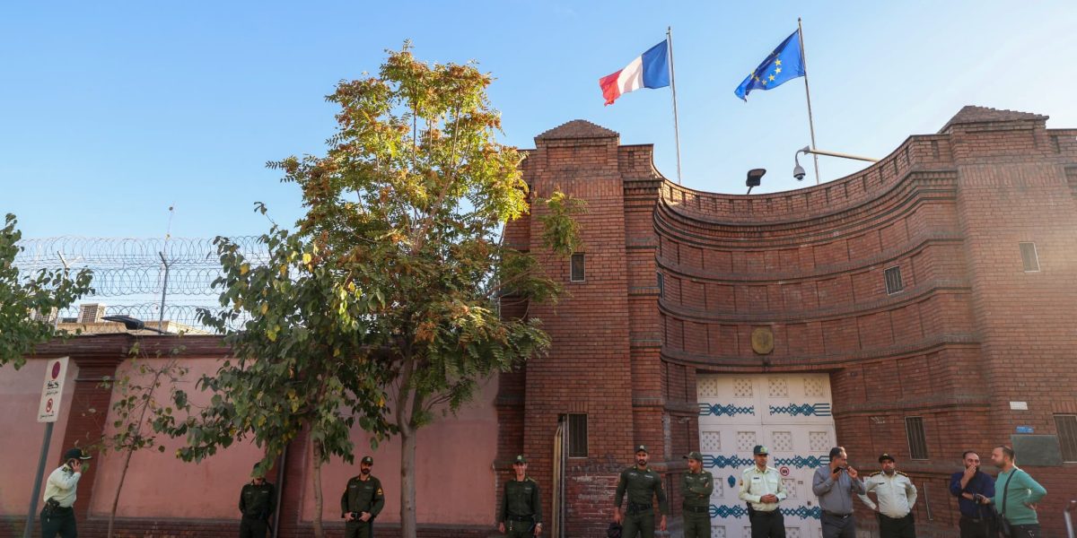 ambasada-frantei-in-iran.jpg - PresaObiectiva