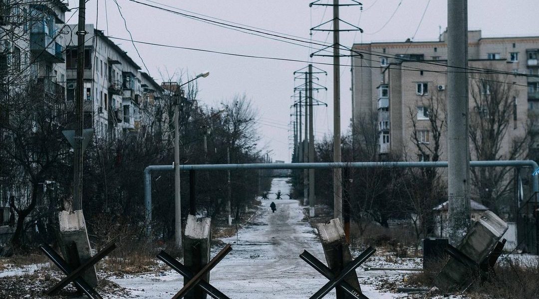 armata-ucraina-razboi-rusia-populatie-civila-civili-tancuri-bombardamente-ucraineni-blocuri-4-oameni.jpeg - PresaObiectiva