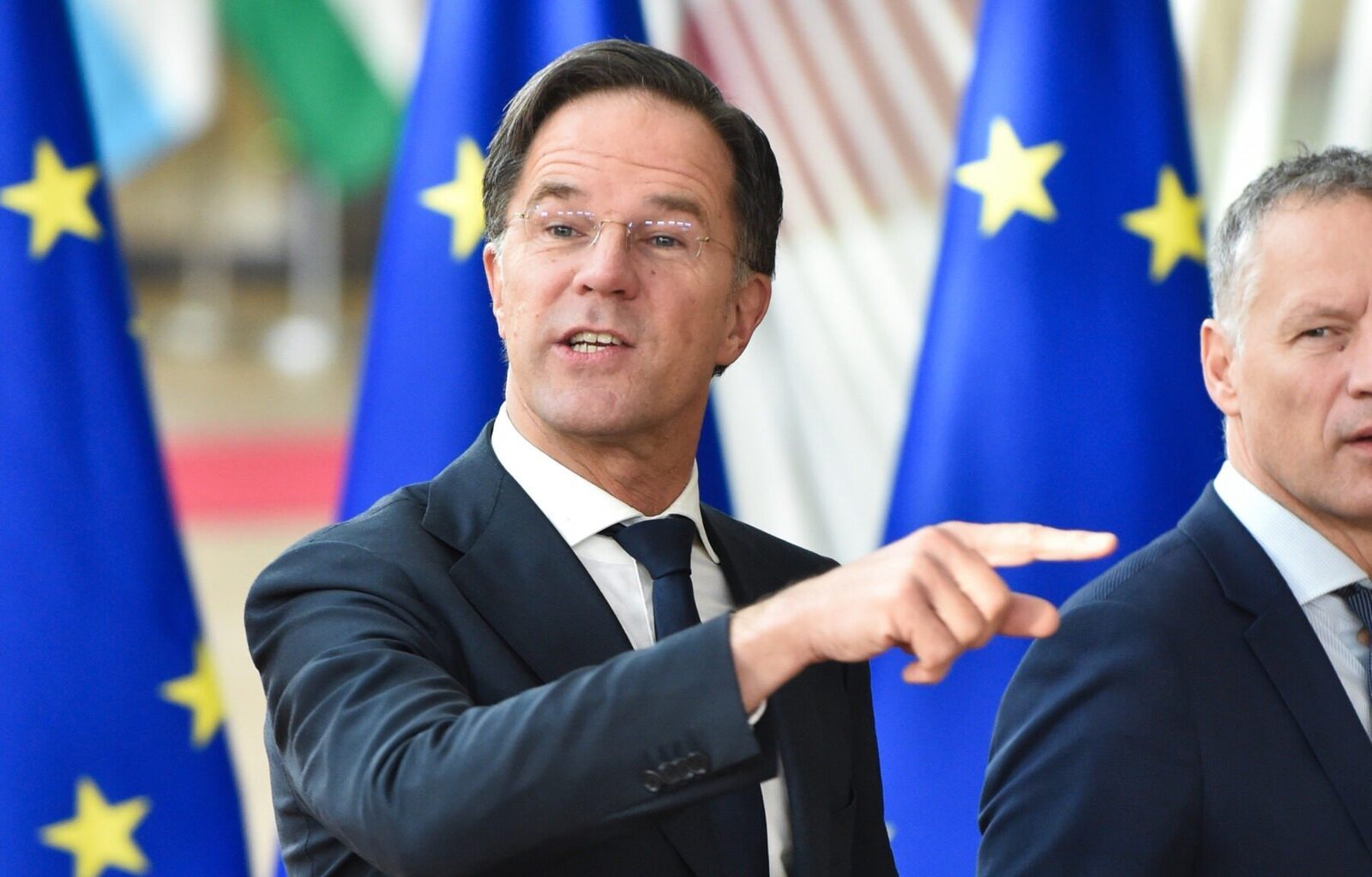 Rutte refuză ideea unei armate europene independente de NATO: „Vă puteți visa în continuare”