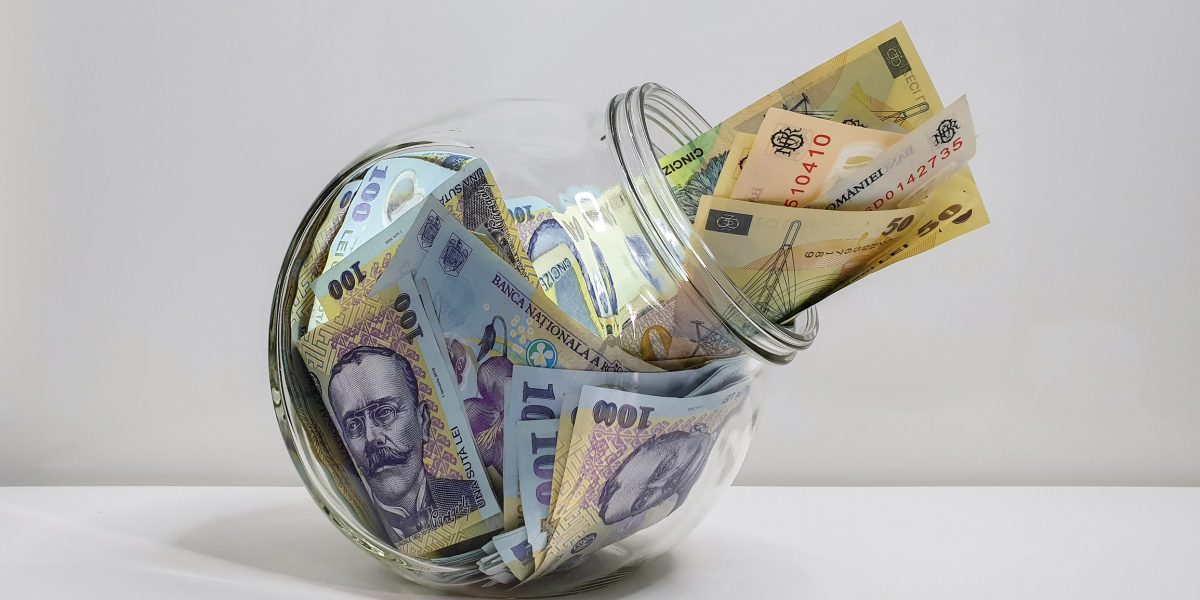 bani-lei-tezaur-dreamstime.jpg - PresaObiectiva