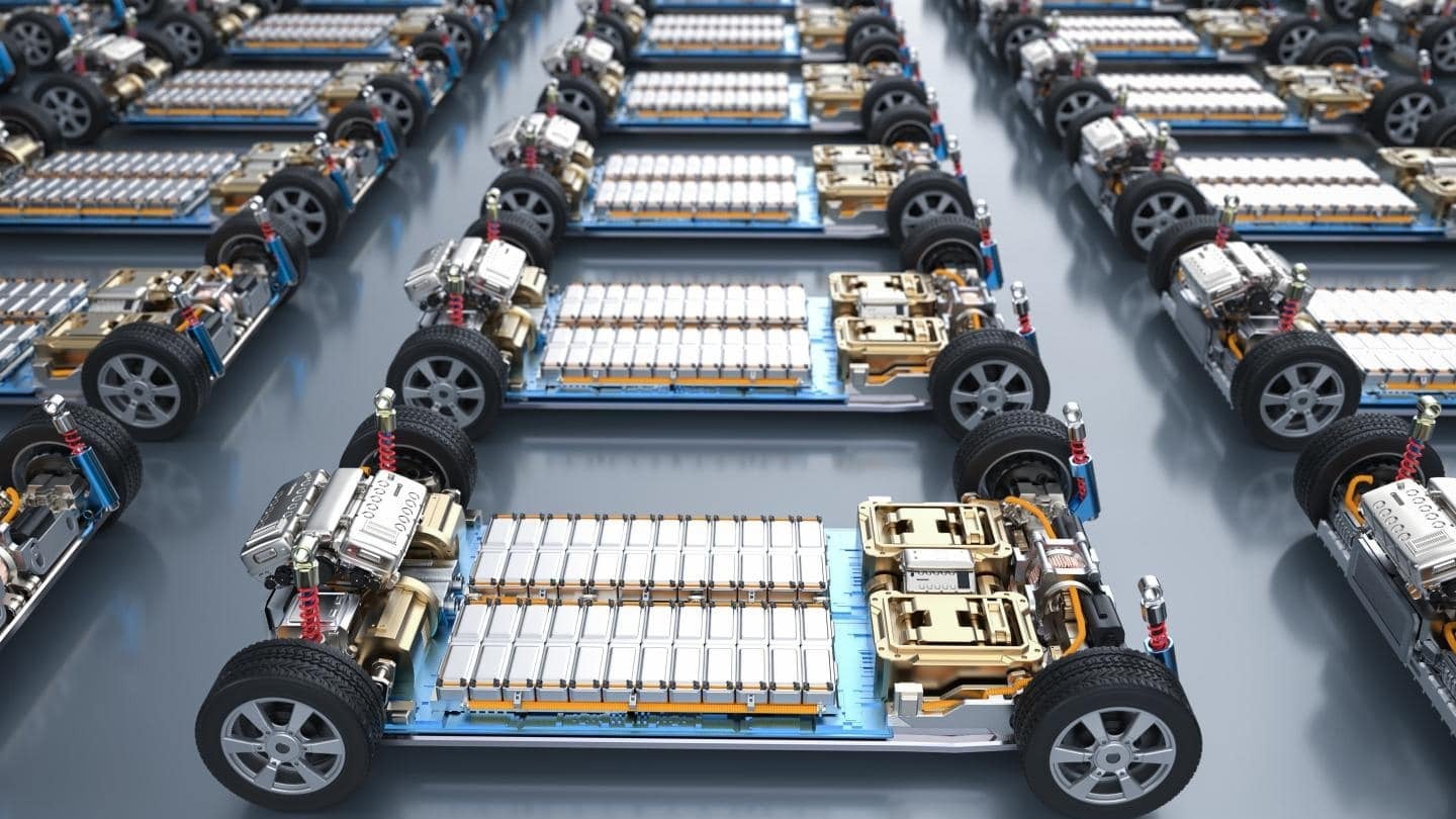 Bateriile sodium-ion devin o realitate pe piața autovehiculelor electrice în 2026 Anunțul făcut de liderul mondial în producția de baterii, CATL, marchează o răsturnare semnificativă în peisajul tehnologic al vehiculelor electrice