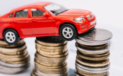 car-insurance_small-red-car-stack-increasing-coins_photo-from-freepik.jpg - PresaObiectiva